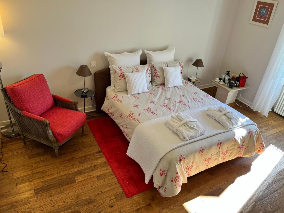 Bed and Breakfast Ancien Haras De La Tour Lamothe-Landerron Exterior foto