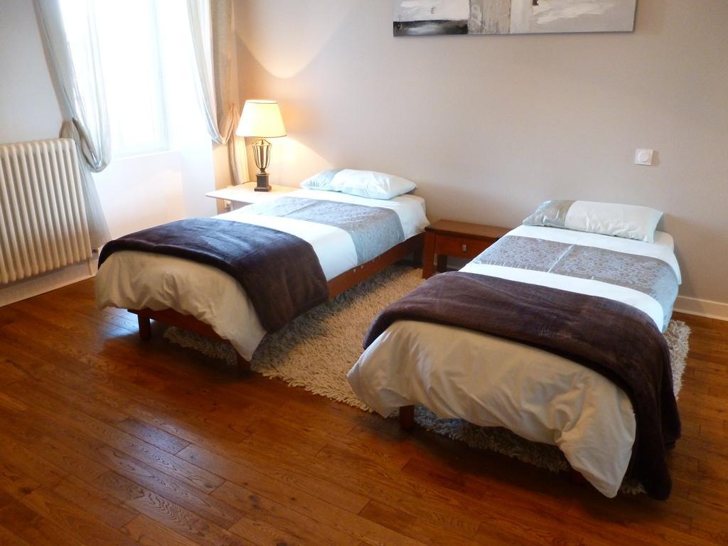 Bed and Breakfast Ancien Haras De La Tour Lamothe-Landerron Exterior foto